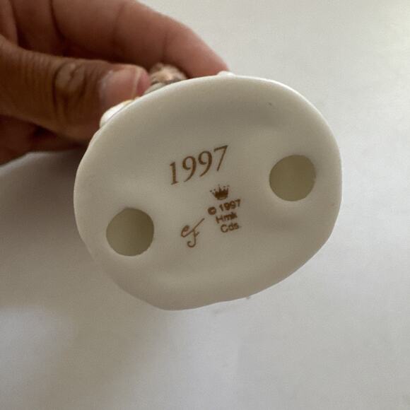 VINTAGE‎ Hallmark Keepsake Christmas Angel Friend Ornament 1997 Holiday Decor - Picture 6 of 11